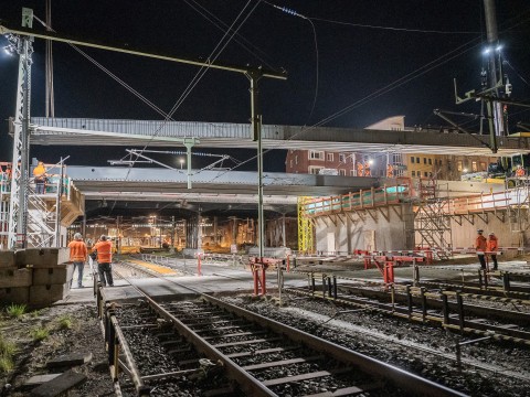 April 2022 | Einhub Stahlträgerpakete